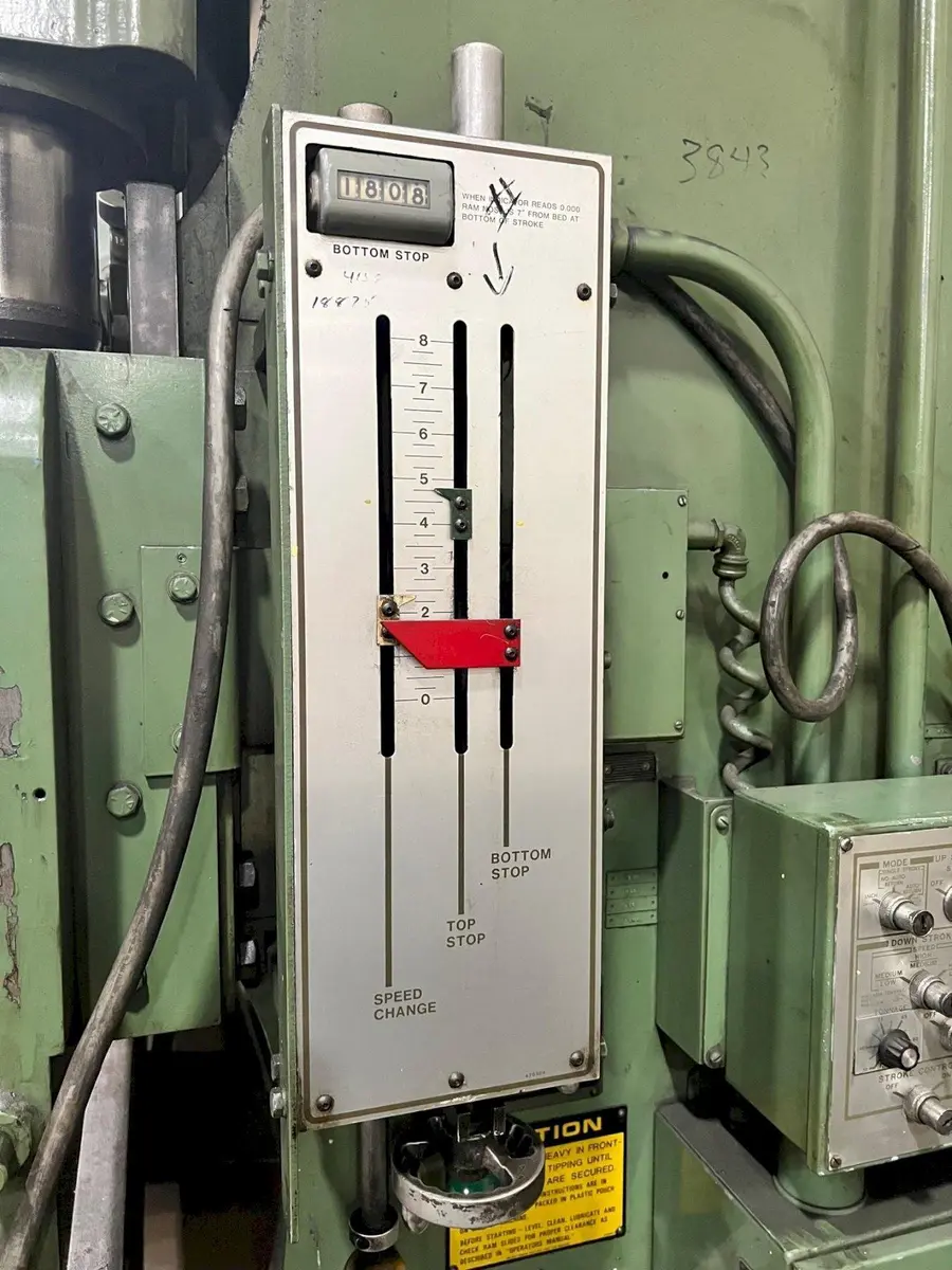 90 TON x 10' CINCINNATI 90CB8 HYDRAULIC PRESS BRAKE