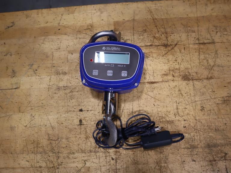 Global Industrial - LCD Digital Crane Scale, 3,000 lb x 1 lb- Auction Item