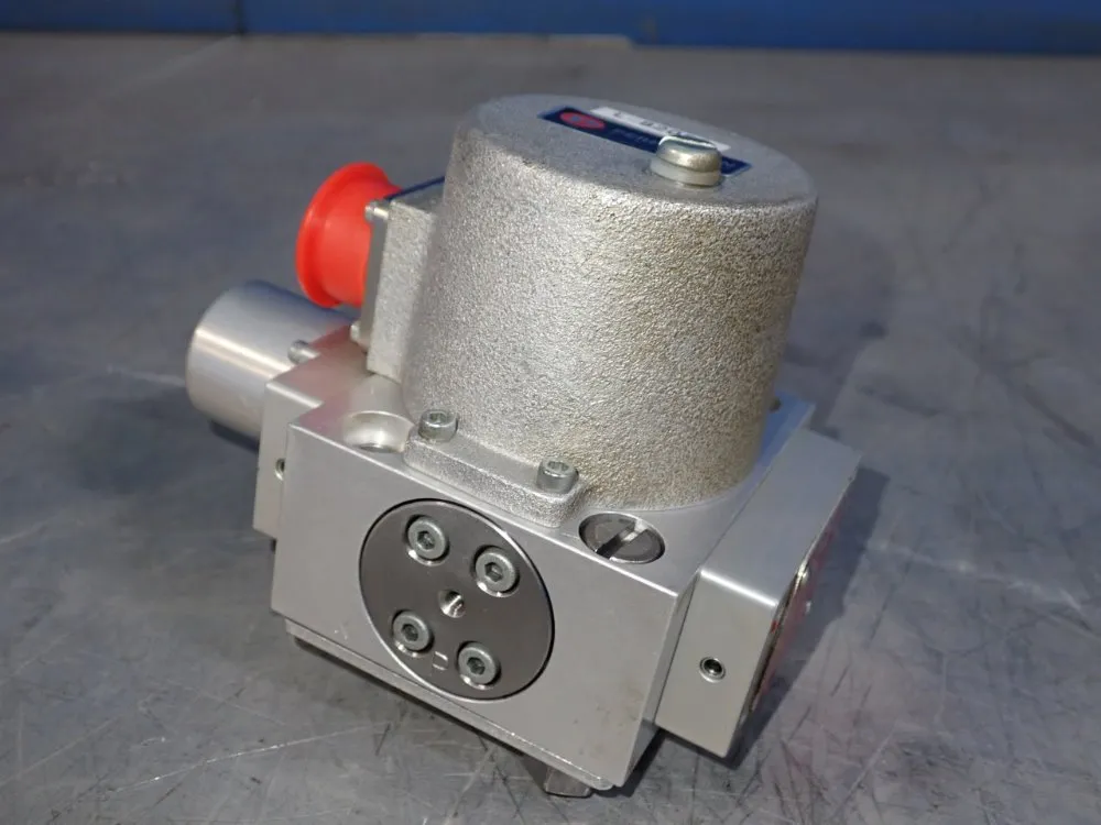 PERFECTION SERVO/MOOG VALVE  -  D765-606