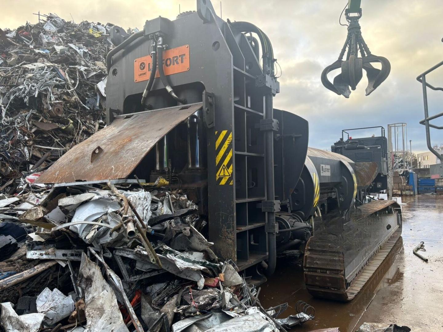 1250 TON LEFORT TRAX