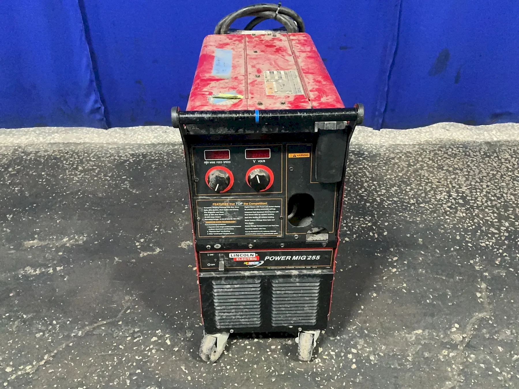 LINCOLN ELECTRIC 250 A WELDER  -  POWER MIG 255