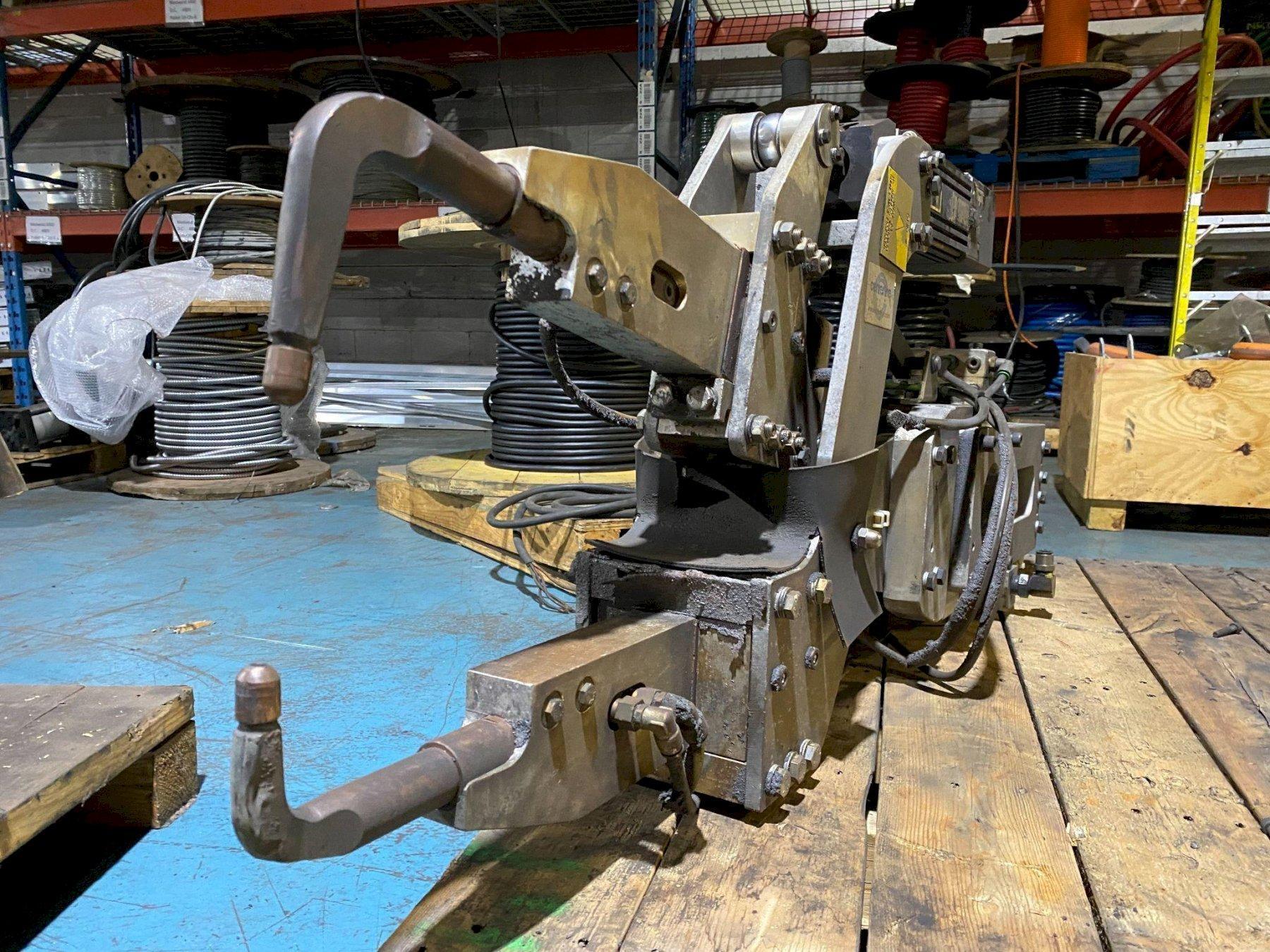 CENTERLINE CFSPIN-020-040-122 Pinch Type Weld Gun USED