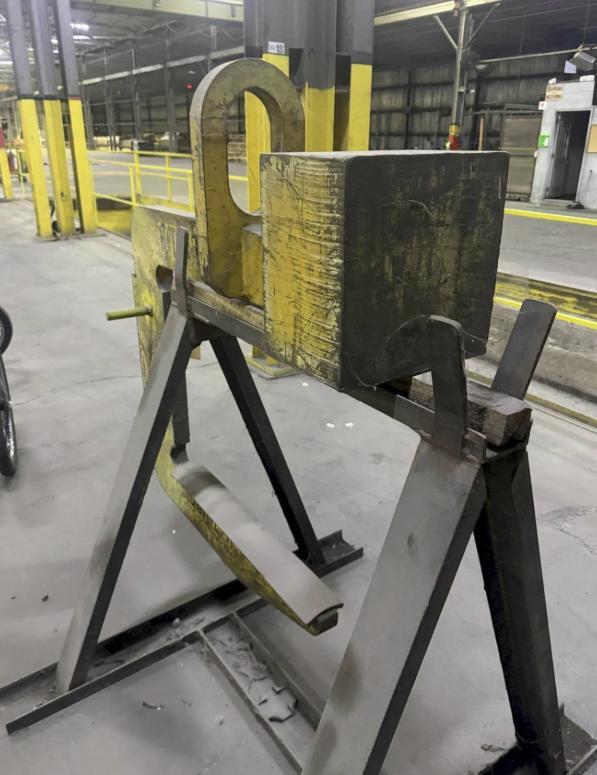 10 TON X 36" CALDWELL #82-10-36 COIL LIFT C-HOOK. STOCK # 0436126