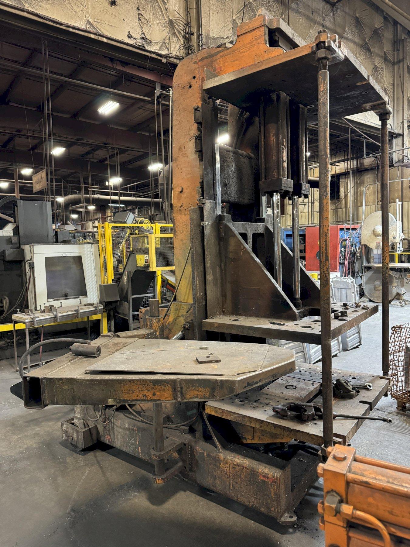 Hall model 3H molding machine 32
