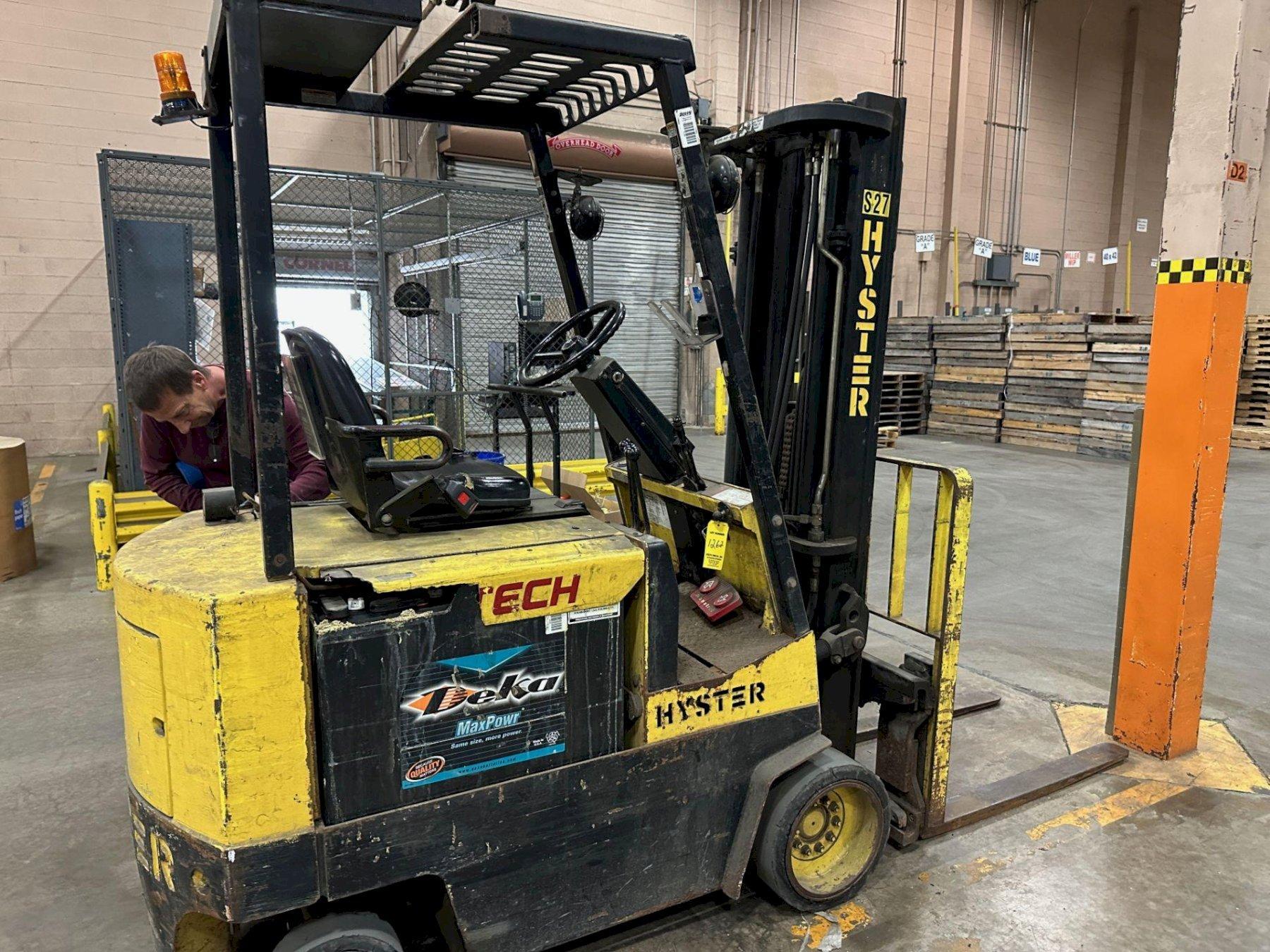 Hyster E35XL 2018 Warehouse Electric Forklift, 3000 lb Cap, w/ Sideshift