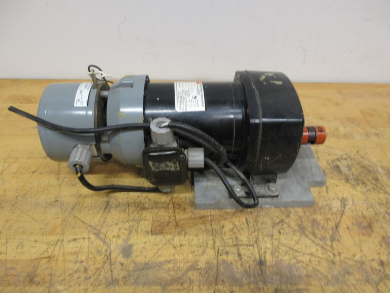 DAYTON AC Gearmotor Model 6Z400: Parallel, Single Output Shaft, Split-Phase, TEFC, 8.5 RPM, 974 in-lb Max Torque with Dayton 4Z447A Magnetic Disc Brake- Auction Item