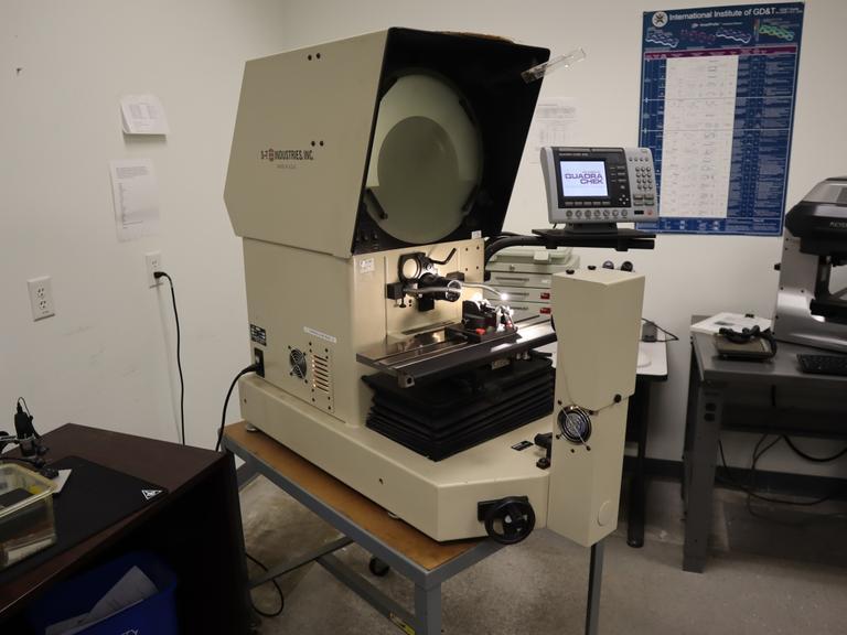 S-T INdustries 20-3700 OPtical Comparator, 14" Screen, Quadra-Check 200 DRO, Surface and Profile Illumination, Portable Stand- Auction Item