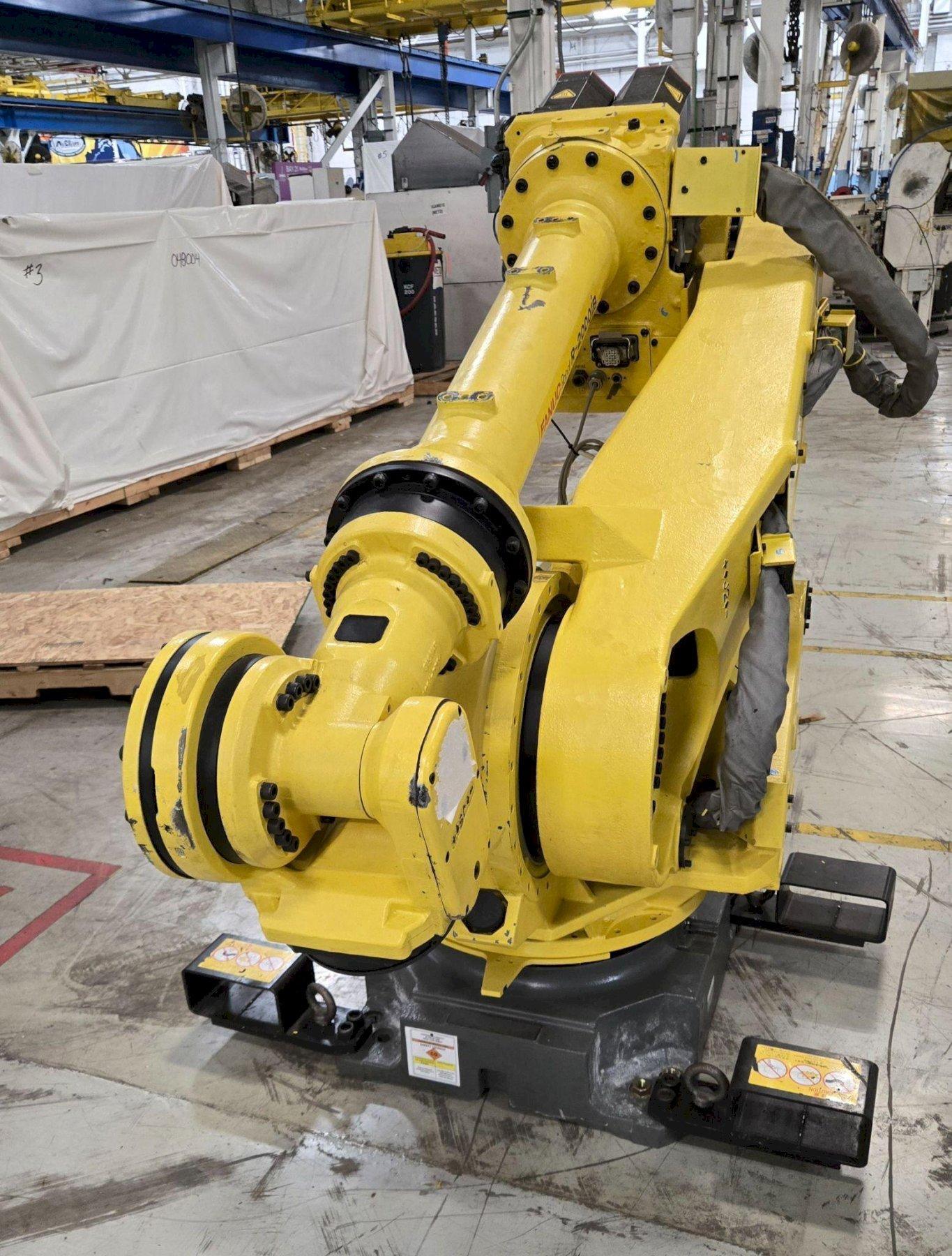 FANUC R2000IB/175L ROBOT ONLY DAMAGED CONNECTOR USED