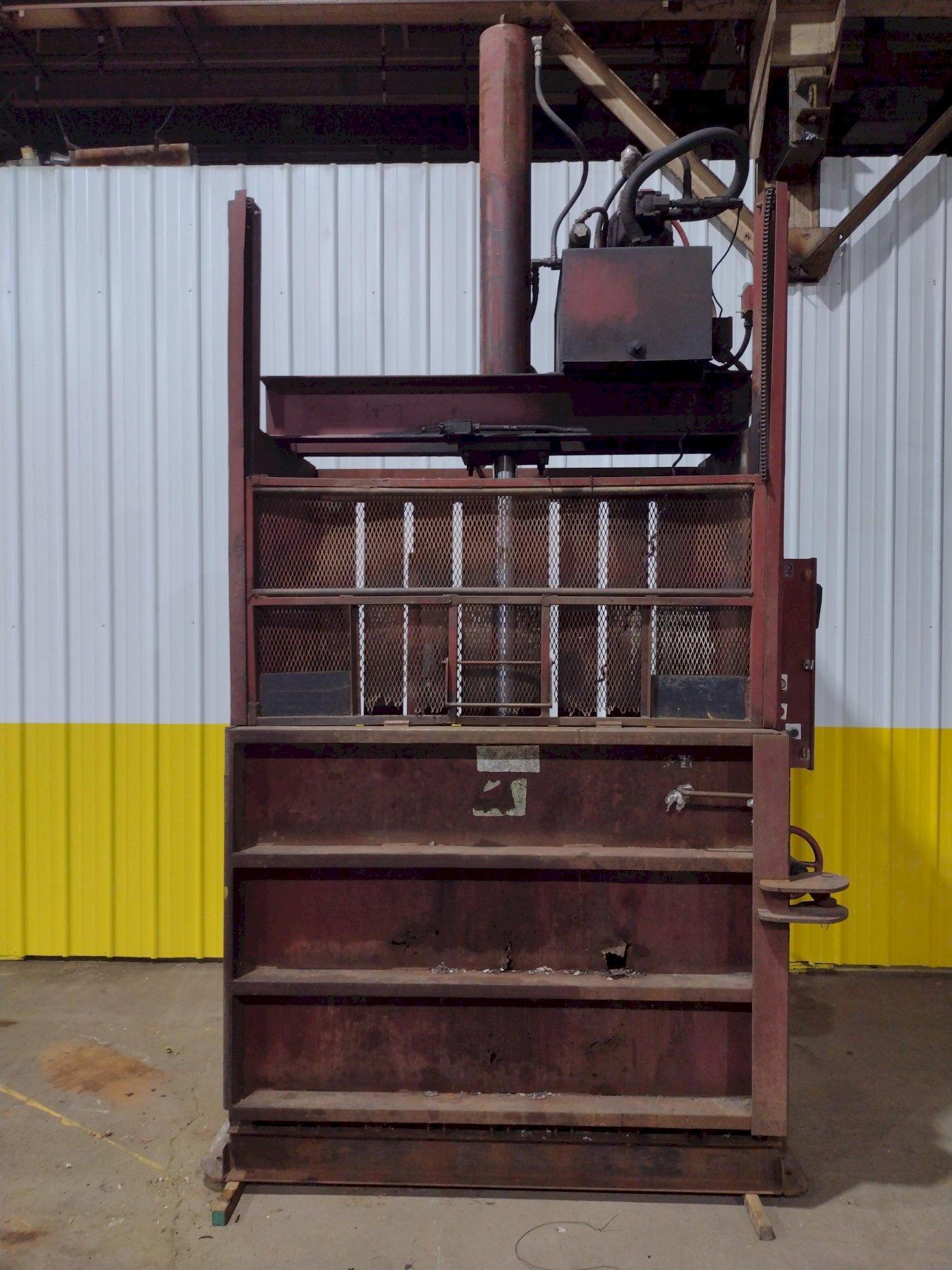 SELCO  - Vertical Baler