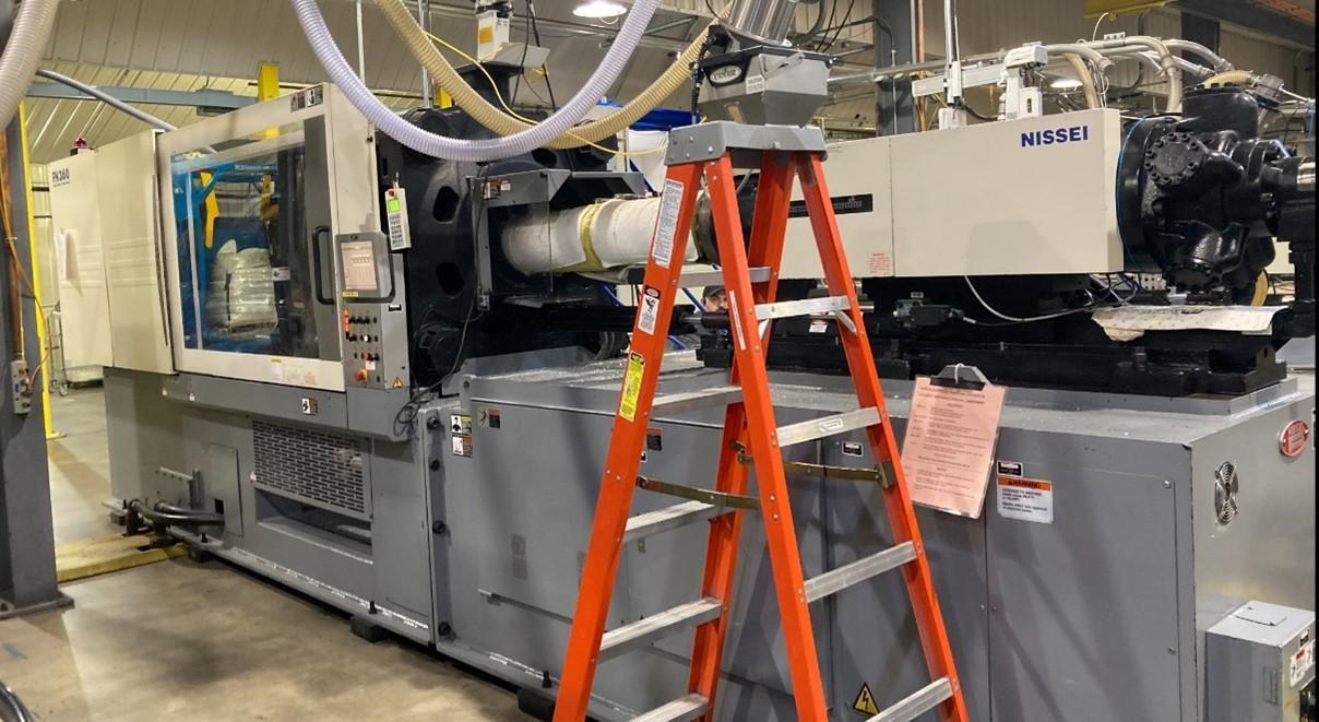 Nissei Used FN360-100A Injection Molding Machine, 398 US Ton, Yr. 2006
