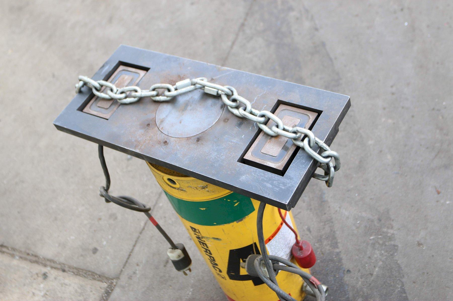 150 TON ENERPAC HYDRAULIC JACK: STOCK 70190