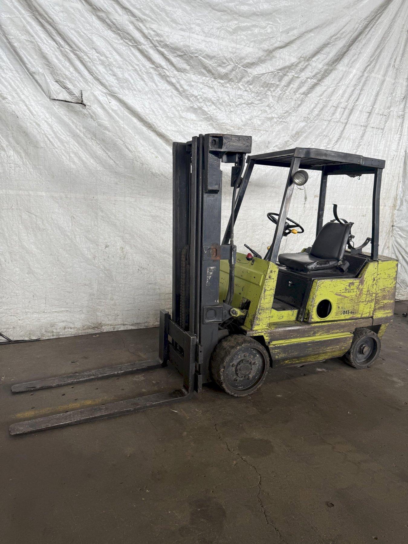 CLARK GCS25MB - Forklift Trucks