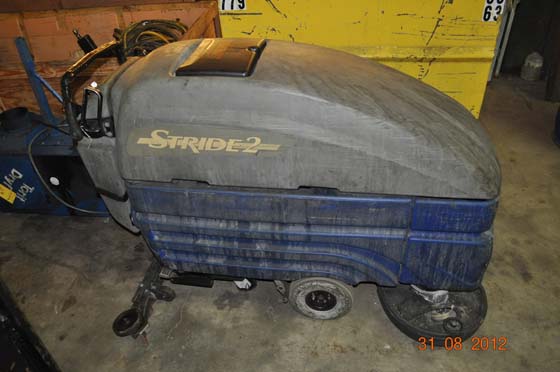 WINDSOR STRIDE 2 WALK BEHIND FLOOR SCRUBBER