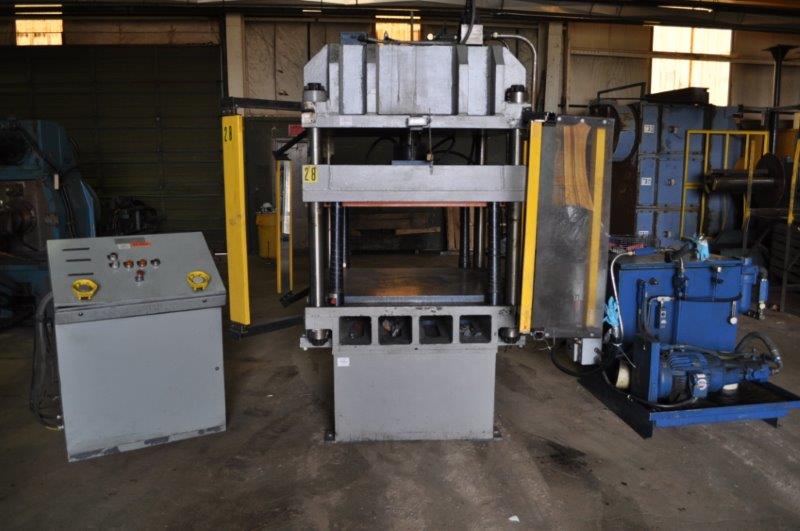 30 TON H & H 4 POST HYDRAULIC PRESS