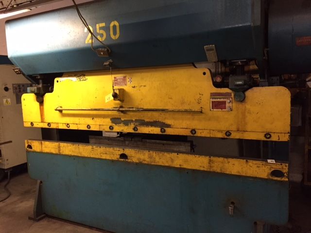 90 TON  x 10' CHICAGO DREIS AND KRUMP MECHANICAL PRESS BRAKE