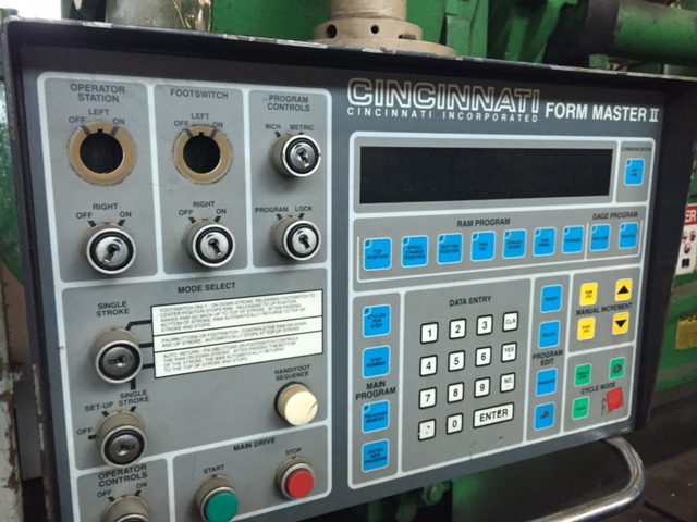 90 TON x 10' CINCINNATI HYDRAULIC PRESS BRAKE