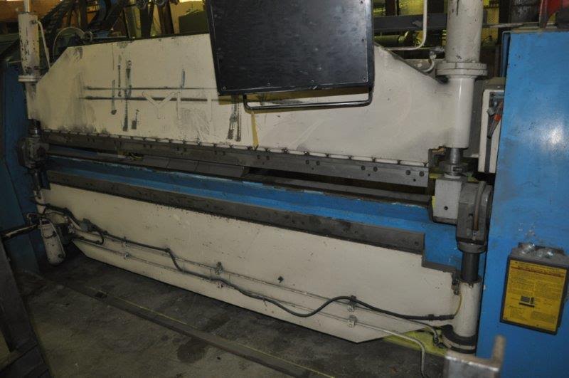 Y H 8' CNC FOLDING MACHINE