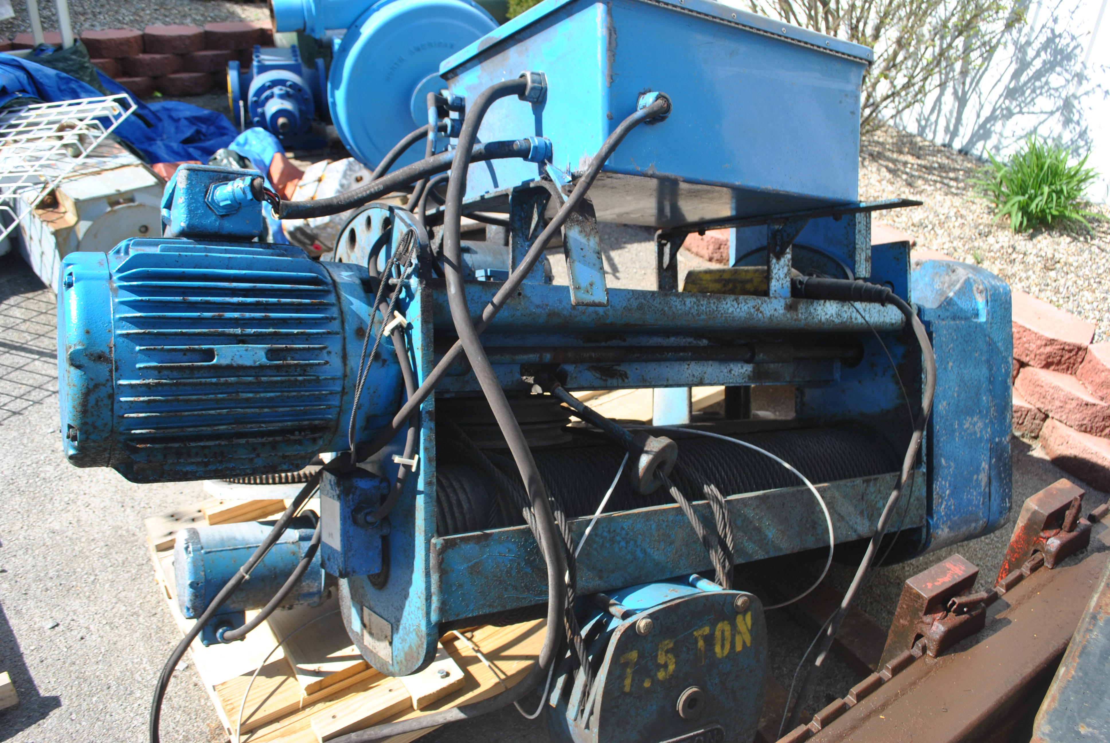 7.5 TON SHAW BOX HOIST