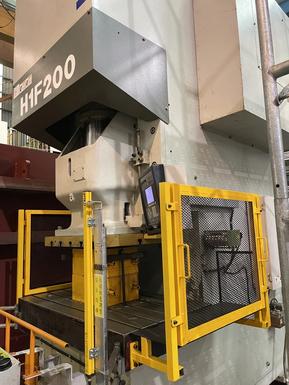 200 Ton KOMATSU SERVO PRESS MODEL H1F200