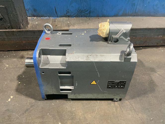 SIEMENS SERVO MOTOR   -  1FT7132-5AF71-4BH2