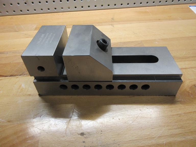 Suburban Tool Value Line 4" Precision Ground Tool Makers Vise- Auction Item