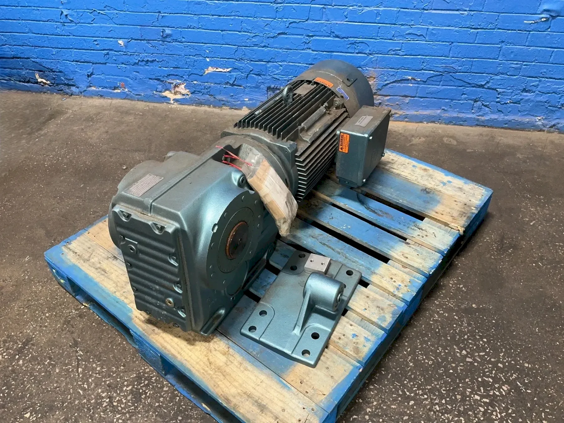 SEW-EURODRIVE 25 HP GEAR DRIVE