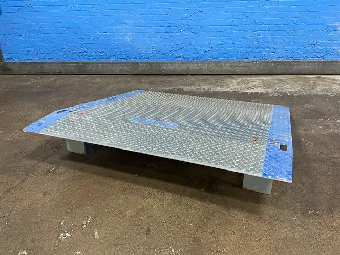 ULINE 60” X 60” DOCK PLATE