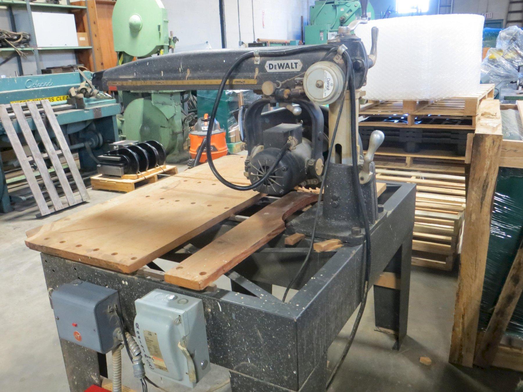 DEWALT HEAVY DUTY 14” RADIAL ARM SAW   MODEL: GAMN TYPE B