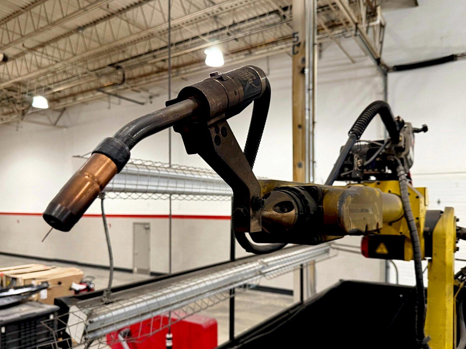 Lincoln Electric ArcMate 120iB/10L Drop-Center Weld Cell