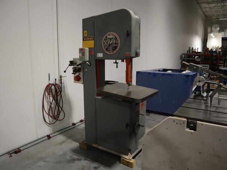 DoAll 2013-V Vertical Bandsaw 20" Variable Speed, Welder Grinder- Auction Item
