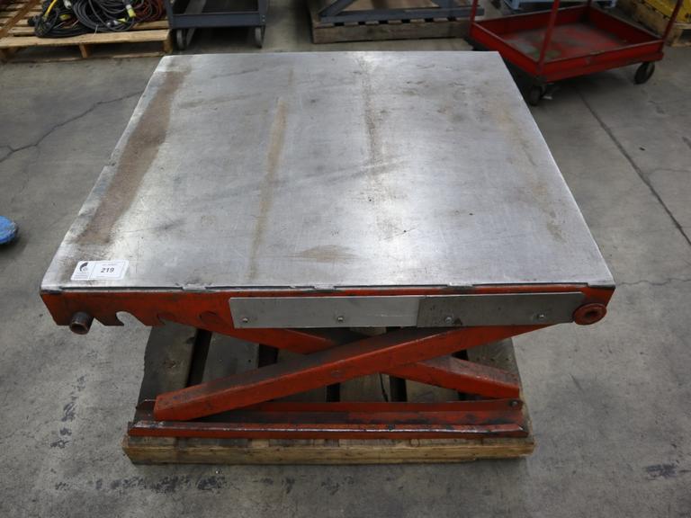 Easy Reach Scissor Lift Table, 4,000 Lb Capacity 42" x 40" Surface- Auction Item