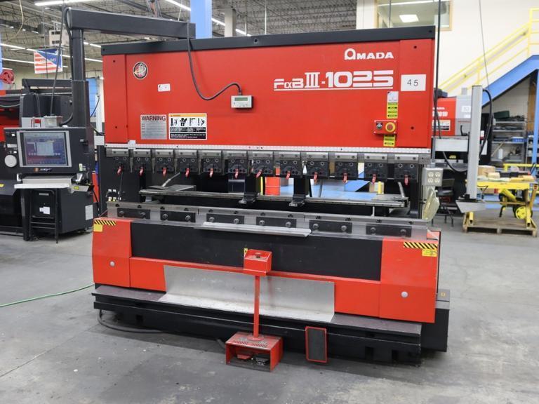 Amada FABIII-1025 (FBD-1025NT) CNC Hydraulic Press Brake, 110 Ton x 98.4", Up-Acting, AMNC PC Control, 5-Axis Backgauge- Auction Item