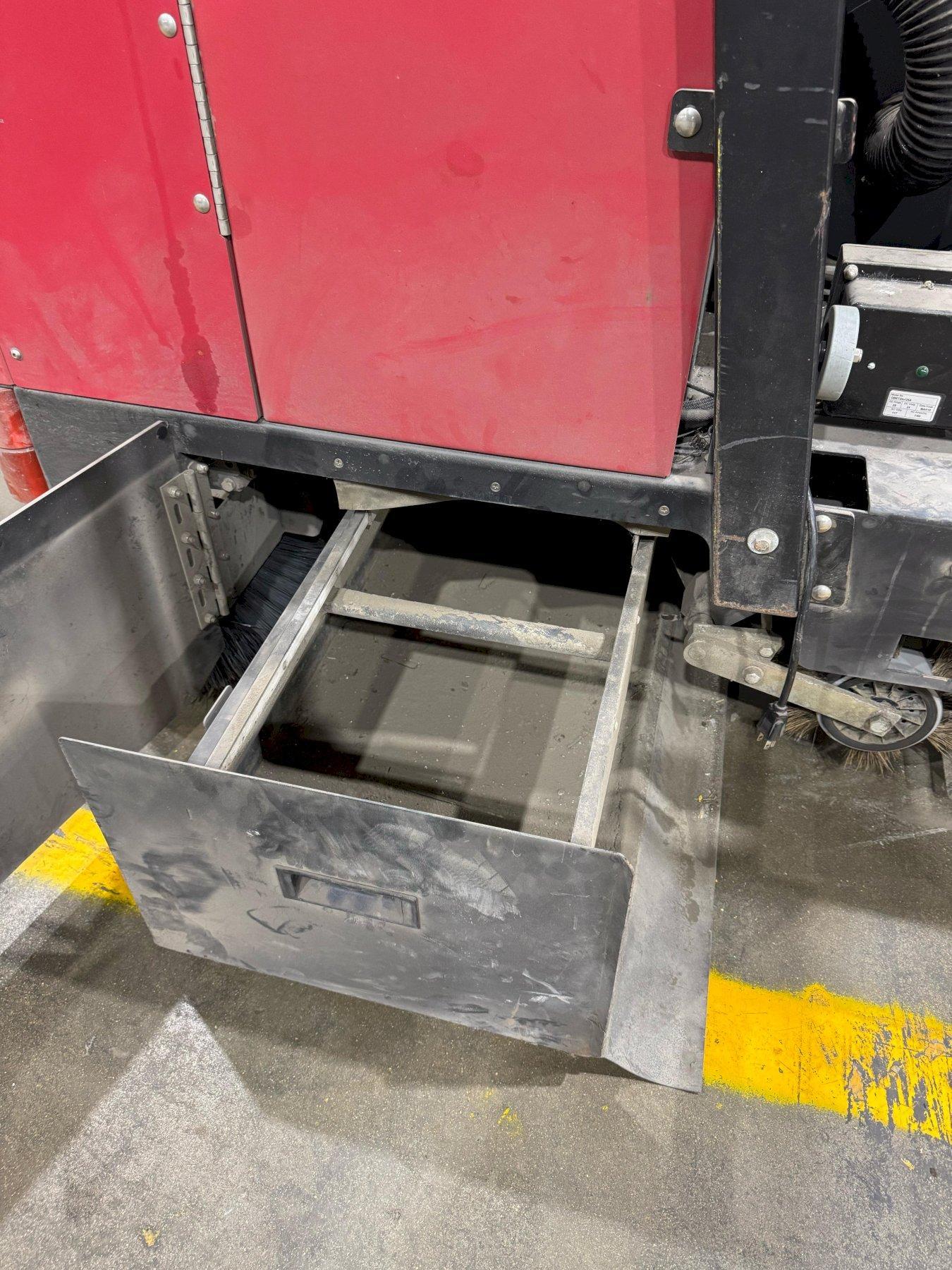 1 - PREOWNED 2010 FACTORY CAT RIDER SWEEPER, MODEL #: TR