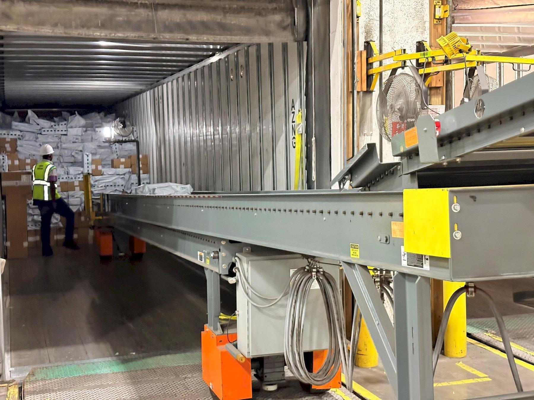 64 FT X 35" ROACH MODEL #TL2 TRUCKLOADER TWO-STAGE POWERED TELESCOPING ROLLER CONVEYOR: YOBRO #25710