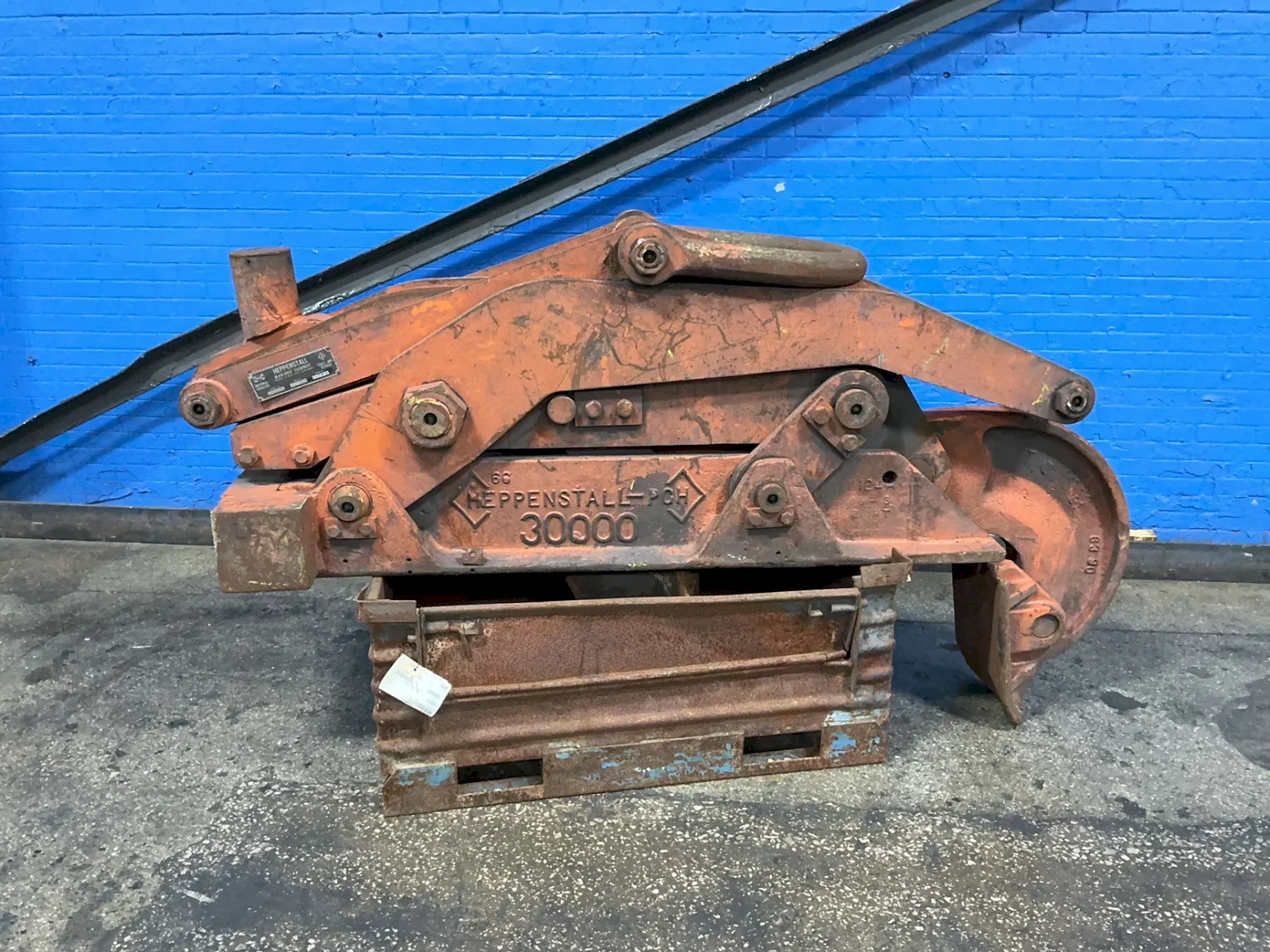 HEPPENSTALL 30,000 LBS LIFTER