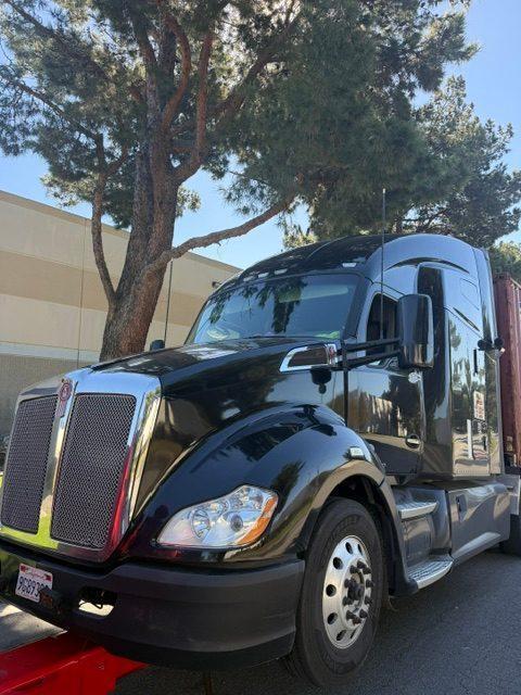 Kenworth T680 Sleeper Semi Truck, 2018