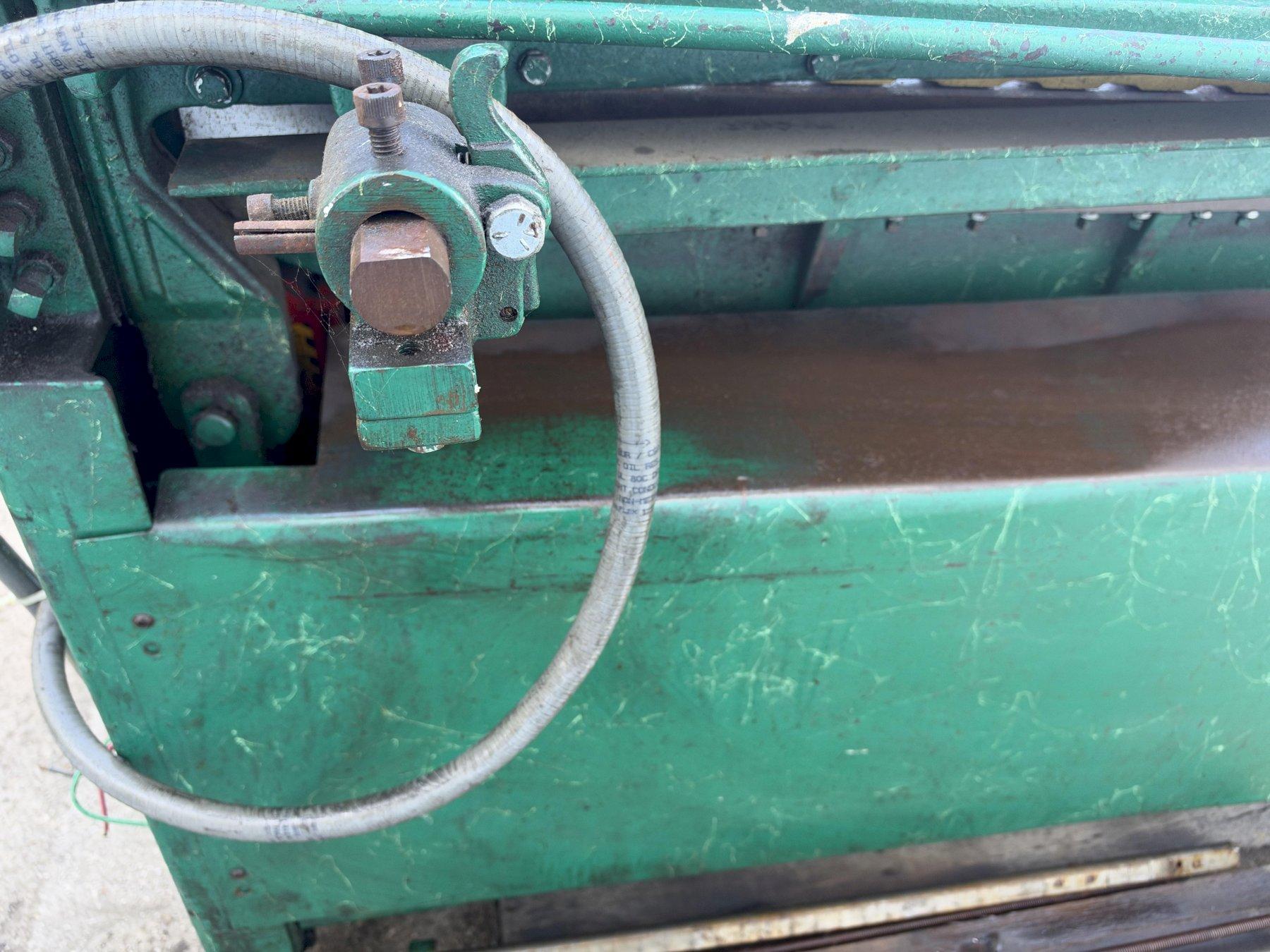 National 52" 10 Gauge Hydraulic Shear