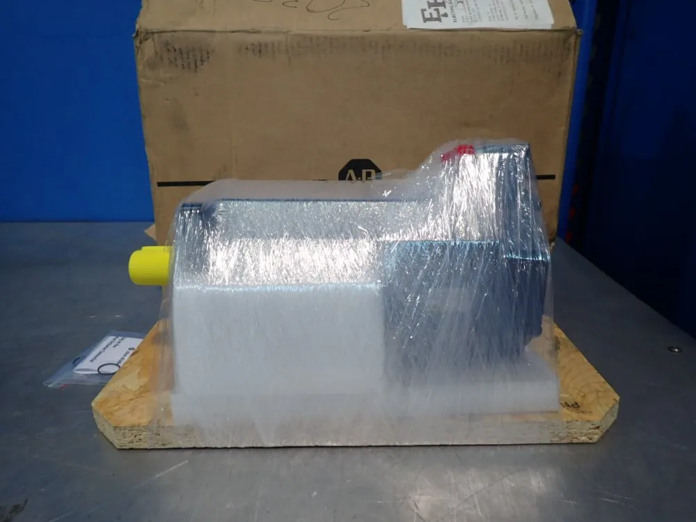 Allen-bradley Mp Series Ac Rotary Servo Motor - Mpl-b540k-mk74aa