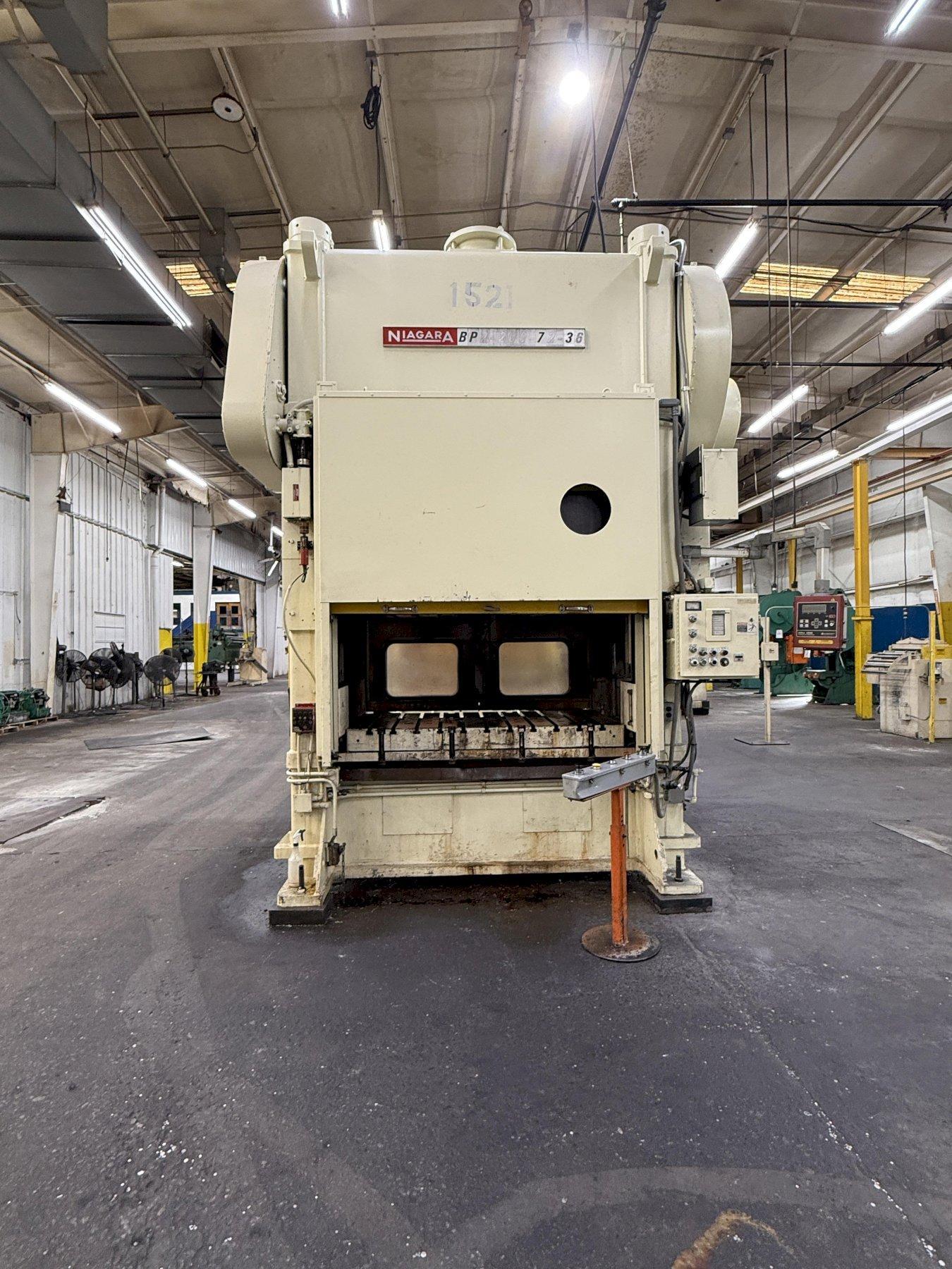 200 ton Niagara BP2-200-72-36 Straight Side Double Crank Press For Sale