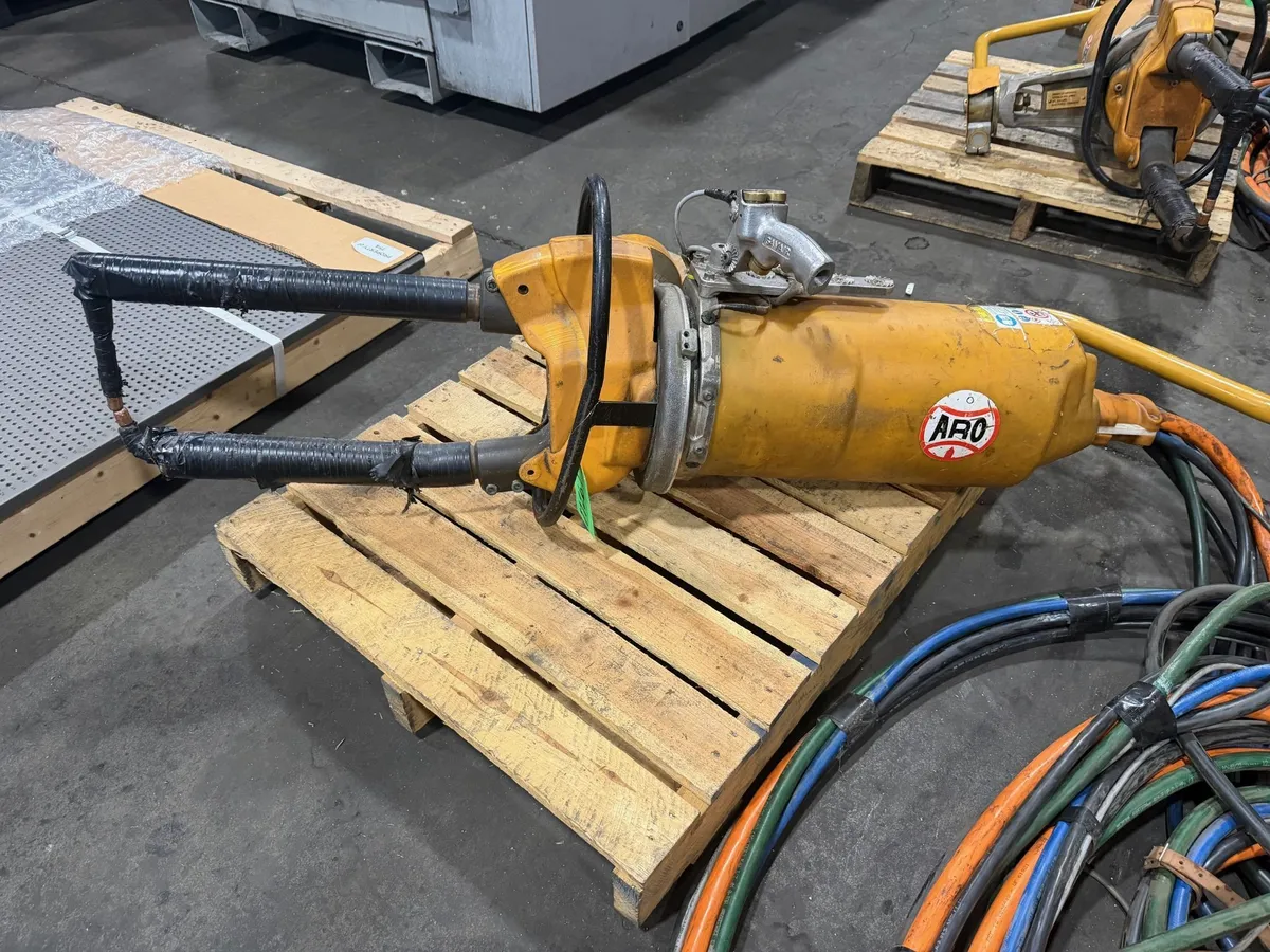 Dual ARO 100 KVA portable adaptive welding inverter spot welders with control unit and chiller