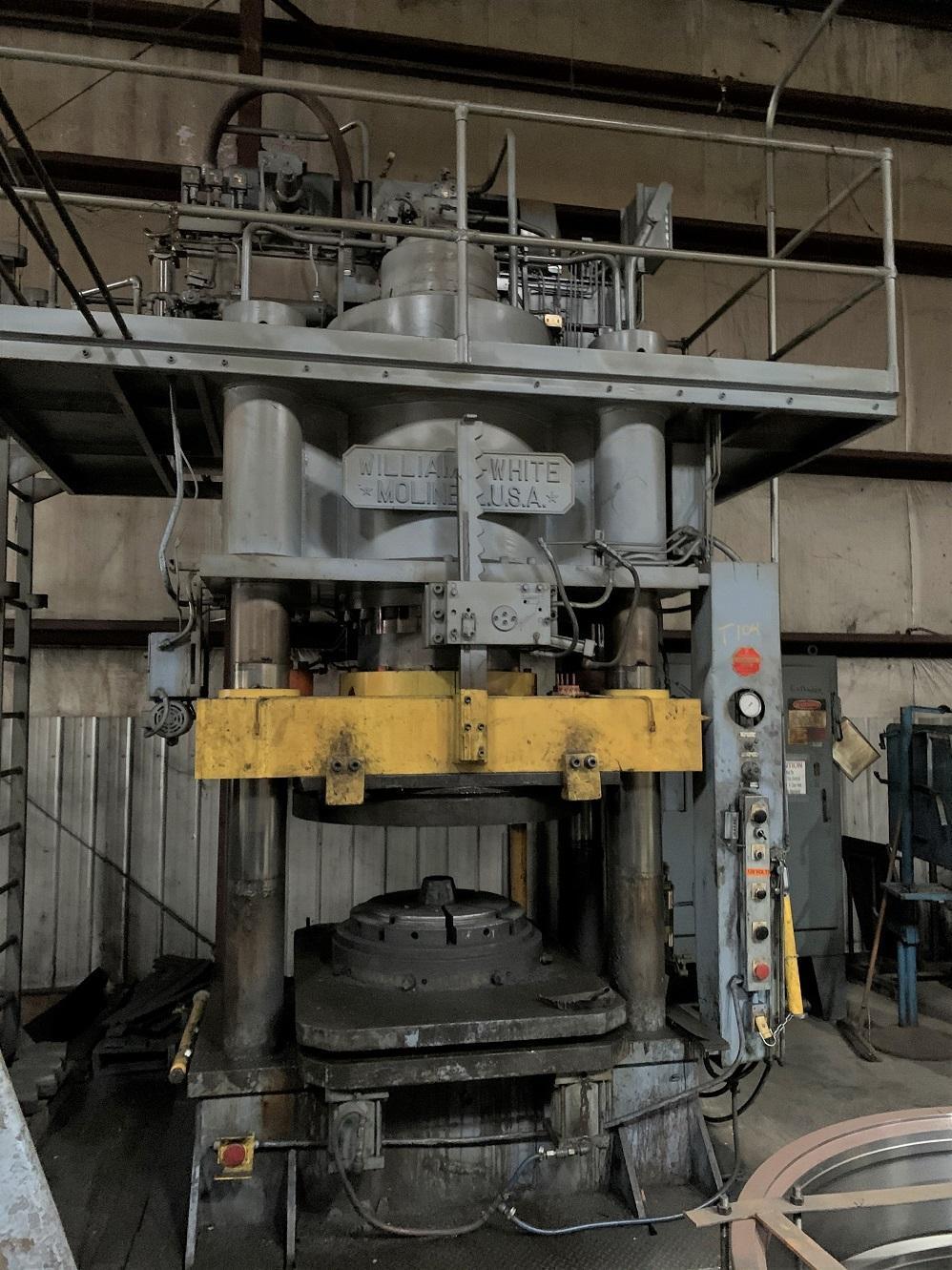1000 TON WILLIAMS & WHITE 4 POST HYDRAULIC PRESS. STOCK # 0679024