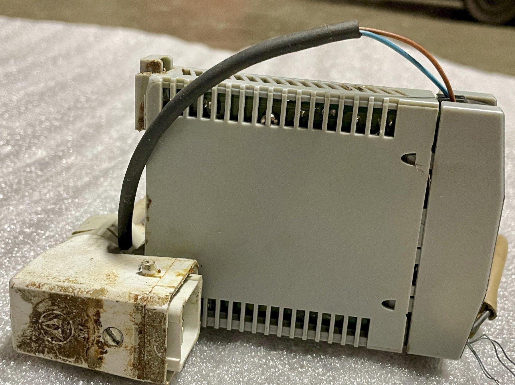 EMERSON SOLA HD LOW POWER DIN RAIL POWER SUPPLY, Model SDP 06-24-100T, 1 Output, 14.4 W, 24 VDC, 600 mA.