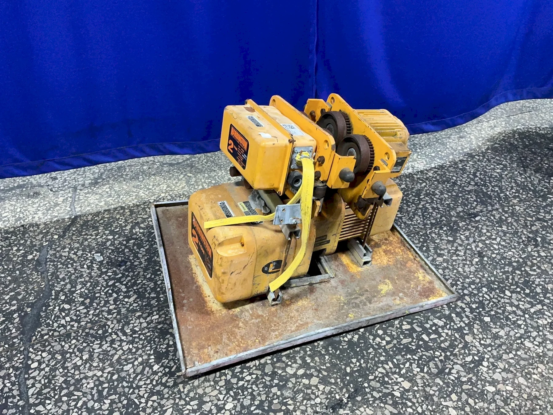 HARRINGTON 2 TONS HOIST