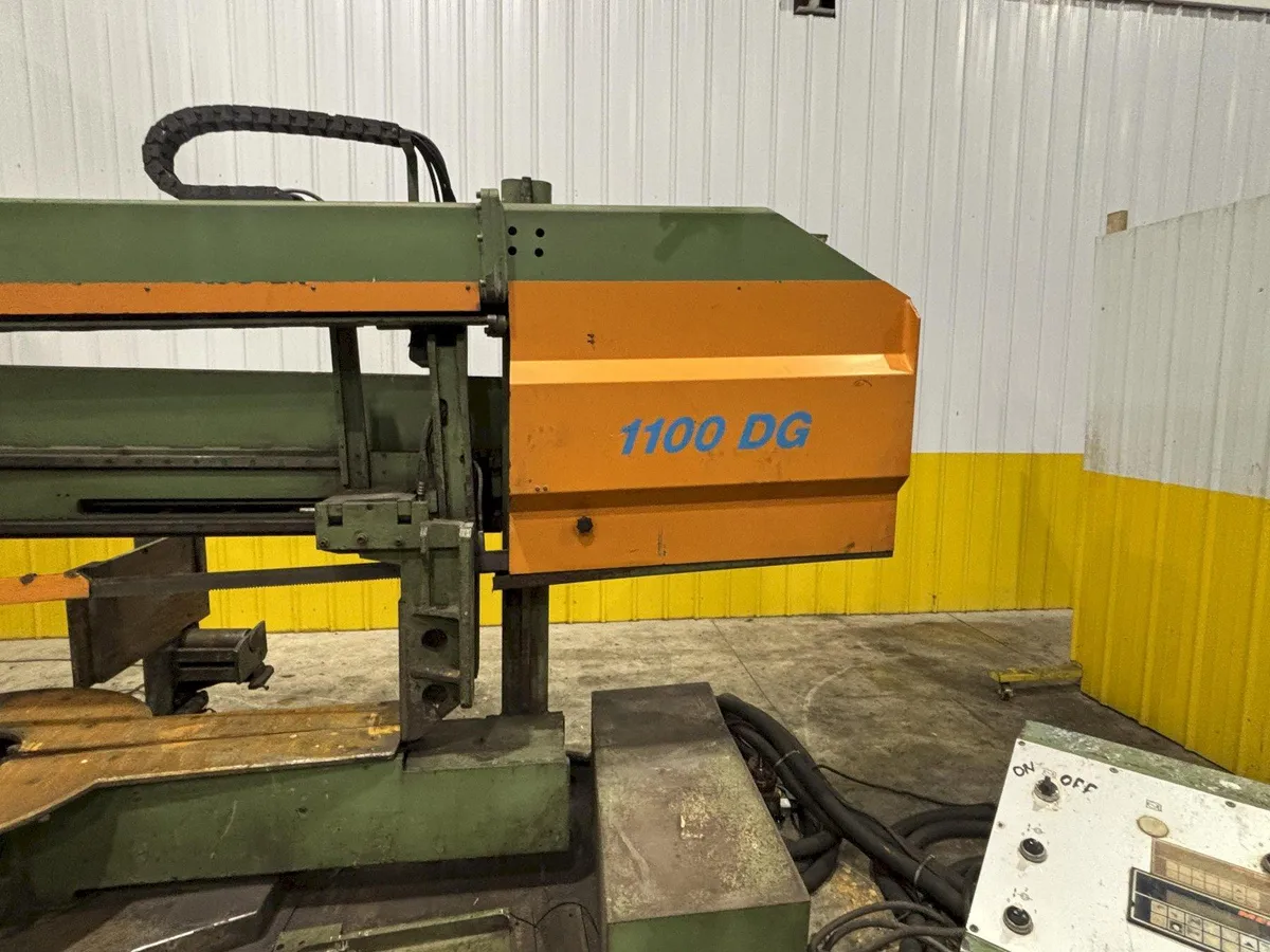 43" X 17" PEDDINGHAUS MODEL #1100 DG TWIN COLUMN & MITRE HORIZONTAL STRUCTURAL SAW