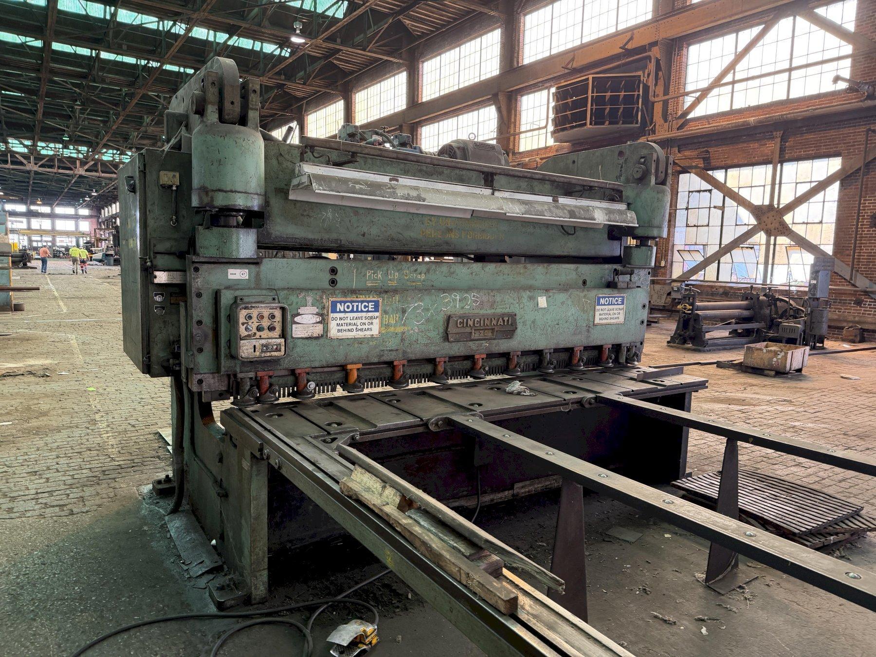 10' X 3/8" CINCINNATI MODEL 30 HYDRAULIC SHEAR. STOCK # 0875626