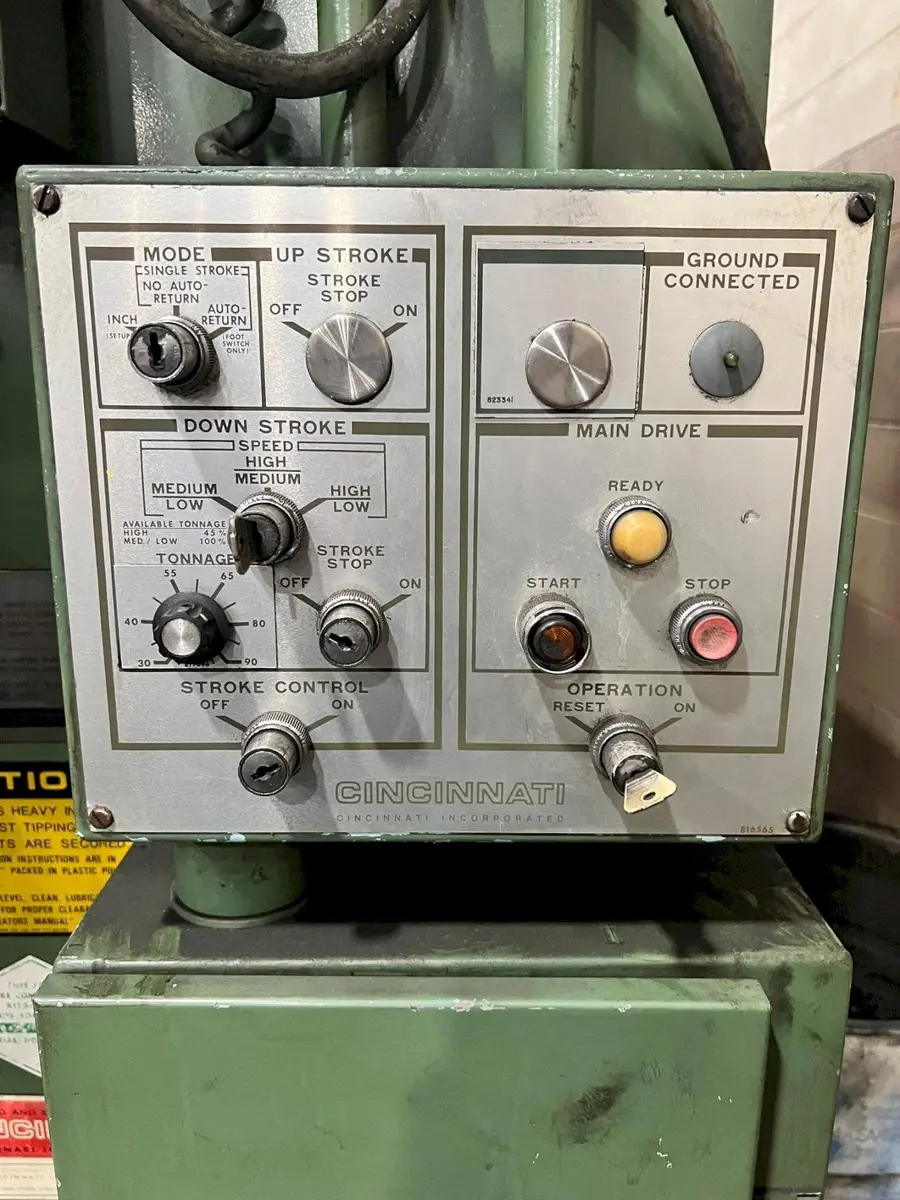 90 TON x 10' CINCINNATI 90CB8 HYDRAULIC PRESS BRAKE