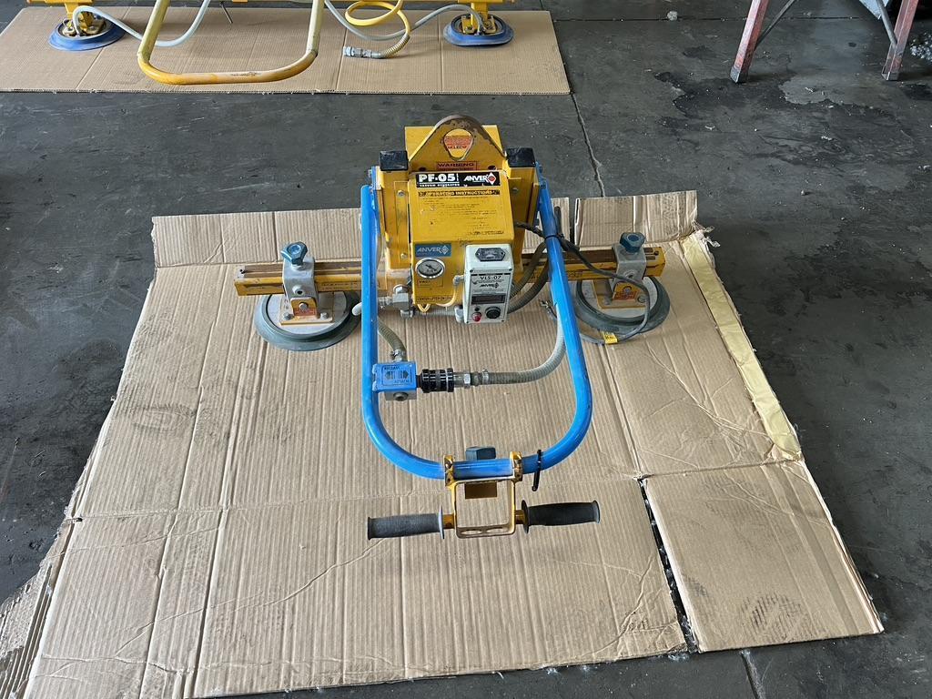 400 LB 2 CUP ANVER AIR VACUUM SHEET LIFTER MODEL VPF-05, NEW 2002