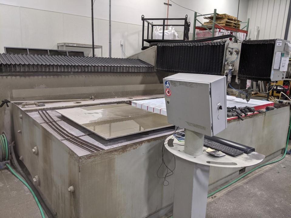 FLOW MODEL 713633-1 FLYING BRIDGE CNC DYNAMIC WATERJET CUTTING MACHINE