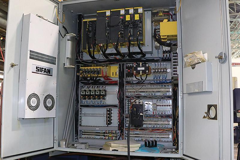 HWACHEON VERTICAL MACHINING CENTER MODEL:SIRIUS-UL