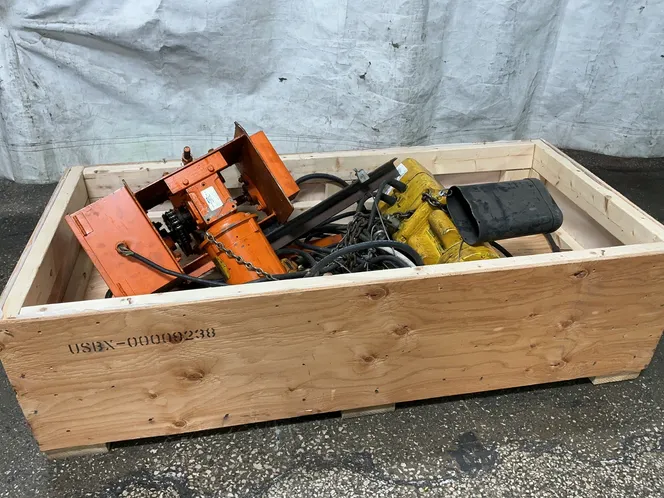YALE, SATURN ENGINEERING CORP. 2 TON HOIST